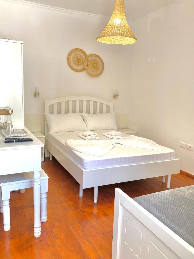 Las Nubes Rooms Himare Exterior photo