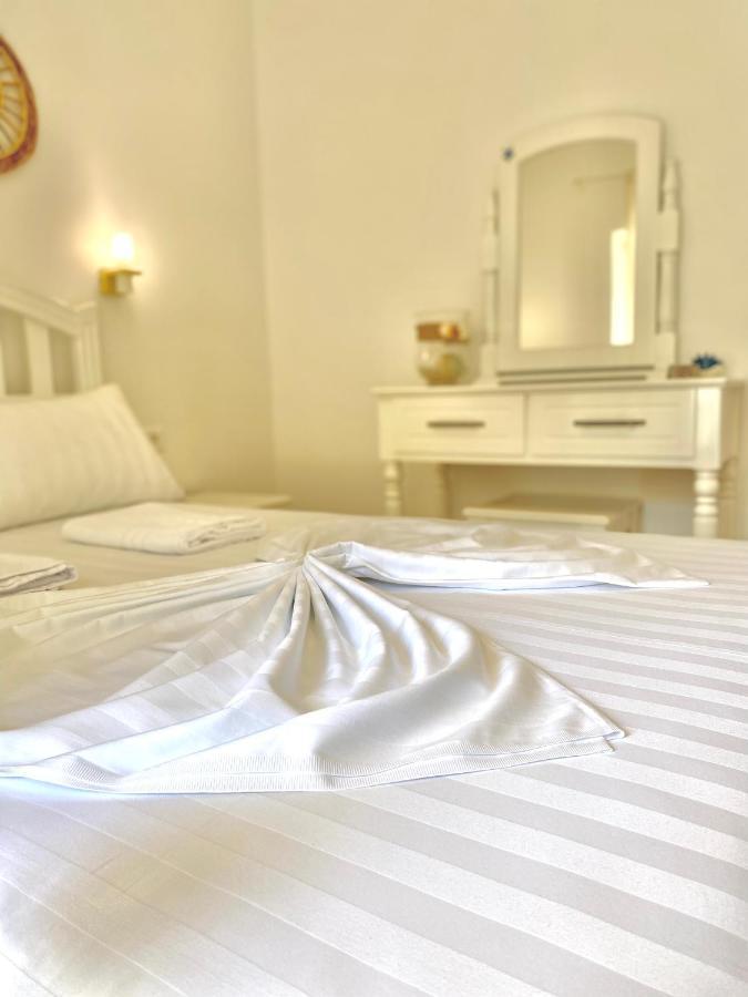 Las Nubes Rooms Himare Exterior photo