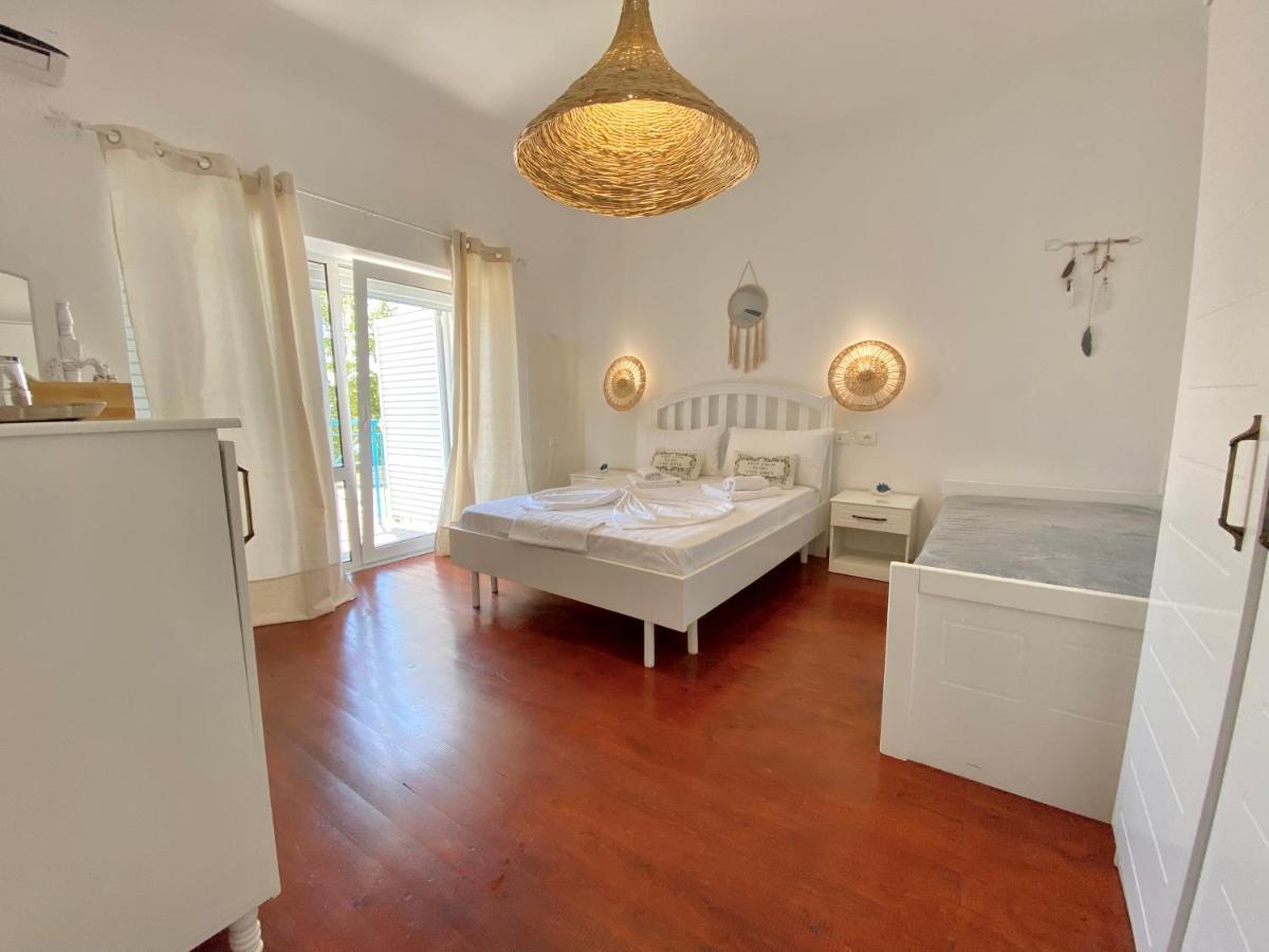 Las Nubes Rooms Himare Exterior photo