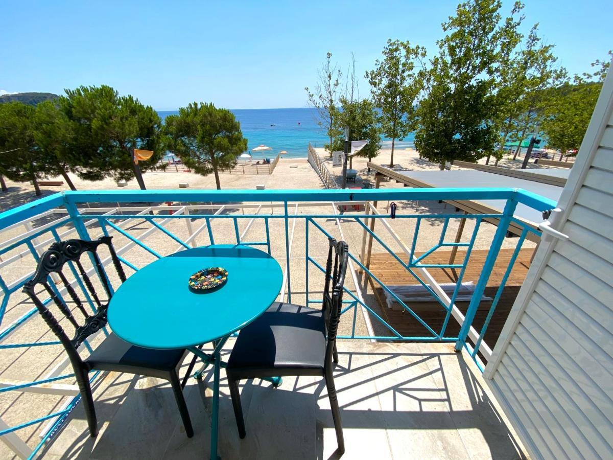 Las Nubes Rooms Himare Exterior photo